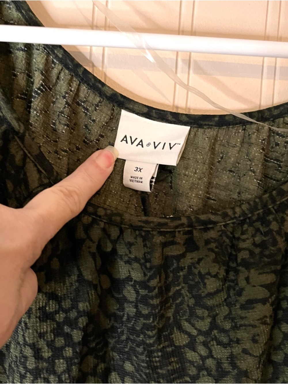 Beautiful Ava and Viv Dark Green Boho printed top sz 3X balloon sleeve - Picture 4 of 4